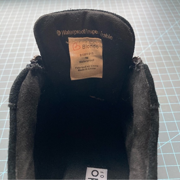 Blondo Glenda Waterproof Wedge Sneaker - Picture 5 of 9